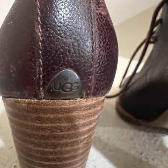 UGG Womens Size7W Brown Leather Lace Up Ankle Booties Fashion‎ Boots - Picture 5 of 11